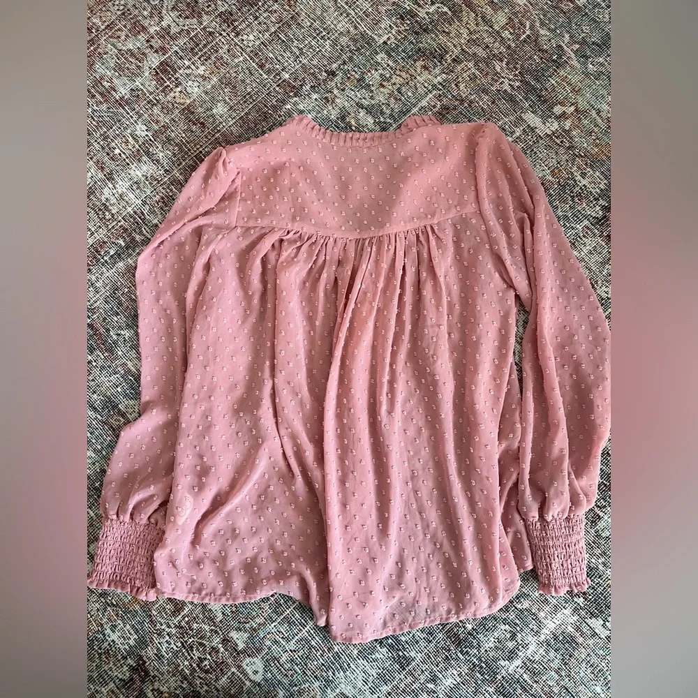 Pink long sleeve Swiss dot peasant shirt hippie shirt - size small